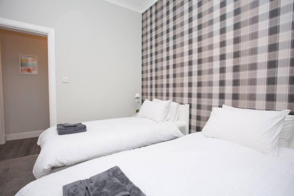The Warwick Apartment Greenock Esterno foto