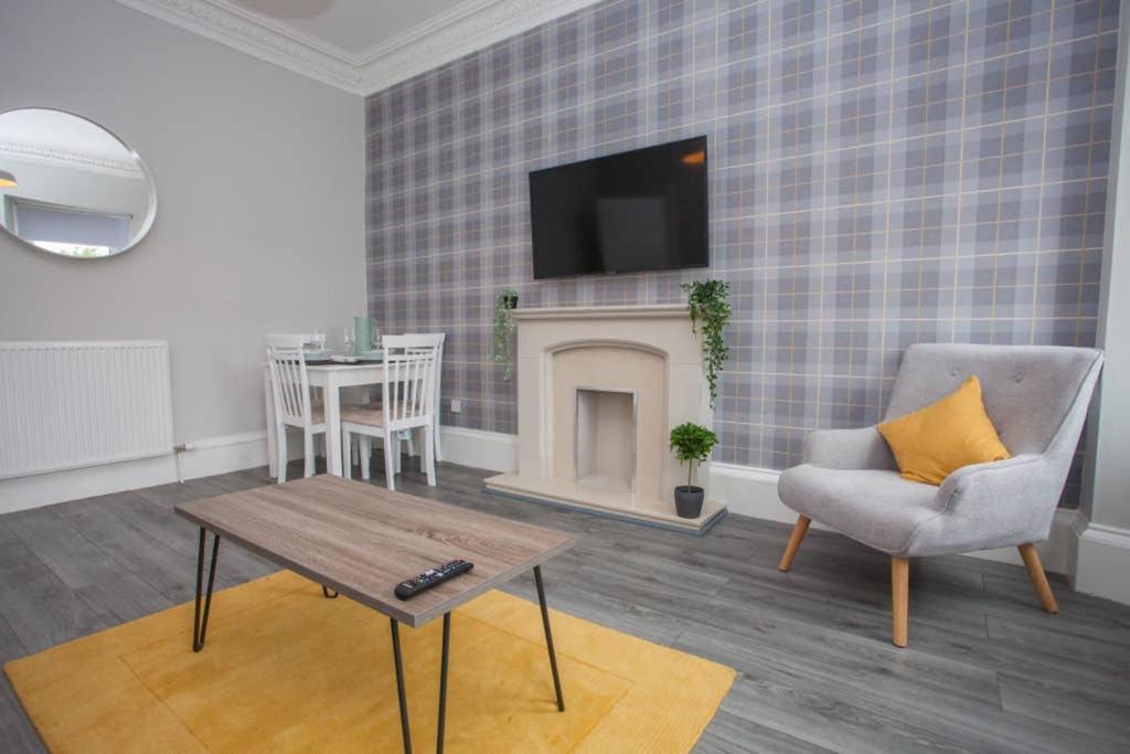The Warwick Apartment Greenock Esterno foto