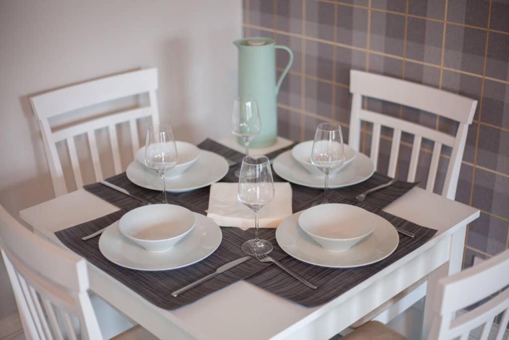 The Warwick Apartment Greenock Esterno foto